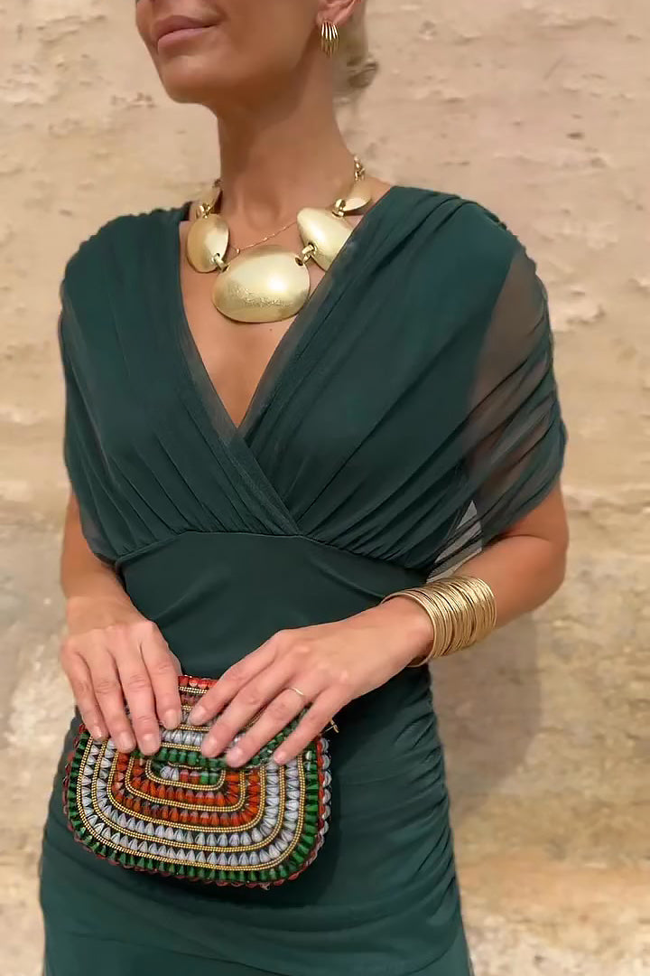 Luisa V-nyakú ruha