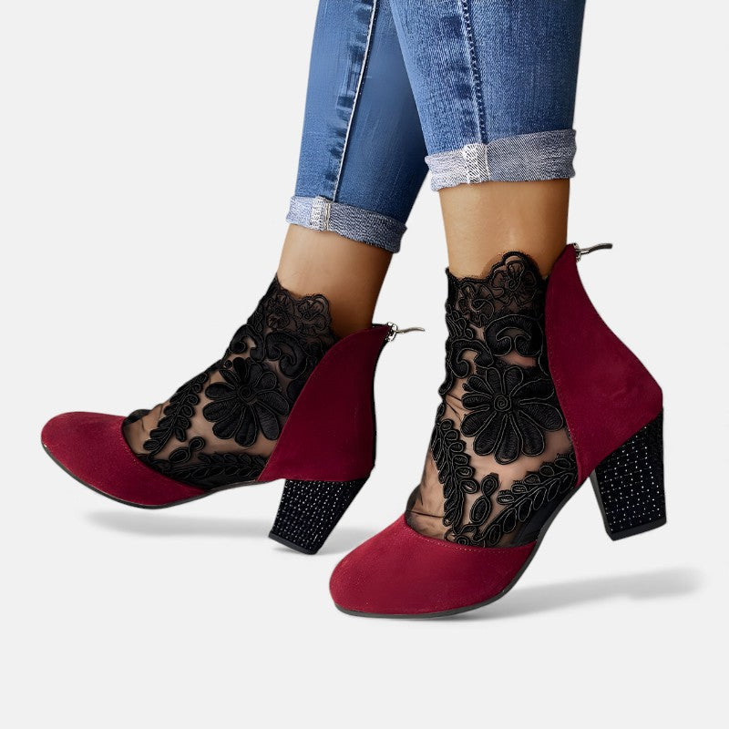 Mónika | Elegáns ortopéd sarkú cipő