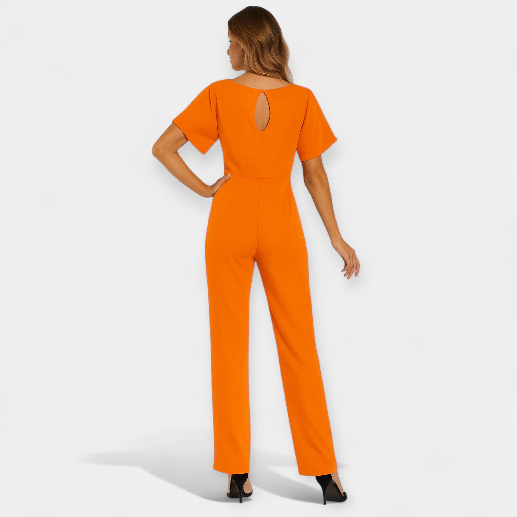 Set with a support belt