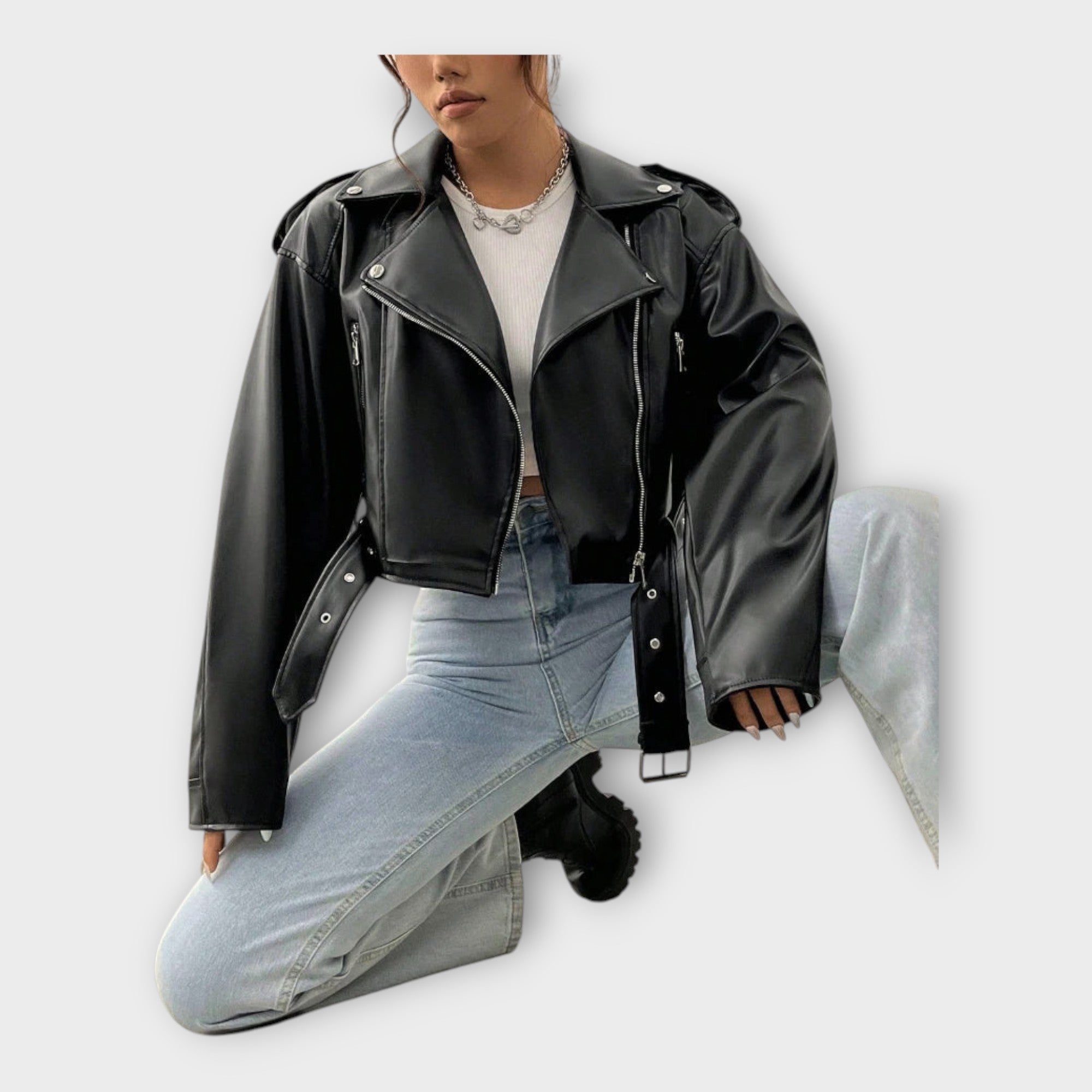 Short leather jacket with a belt