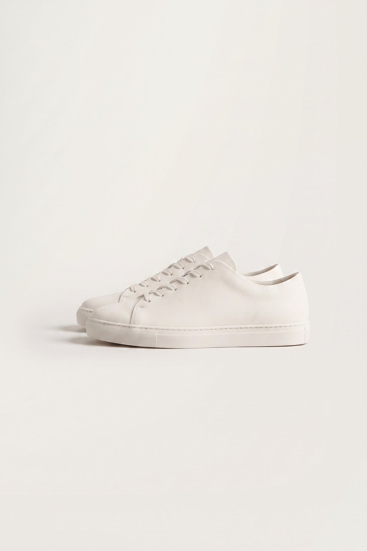 Pelle Alacsony Szárú Fűzős Sneaker