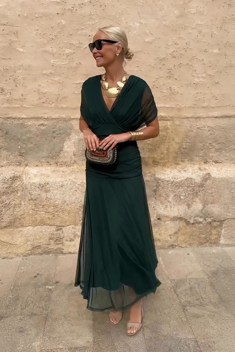 Luisa V-nyakú ruha