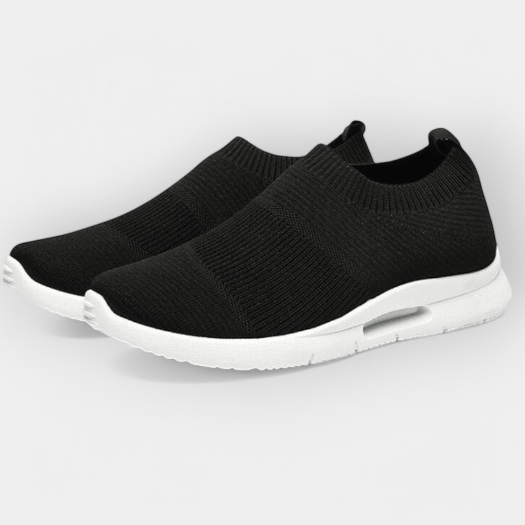 Shock-absorbing sports shoes