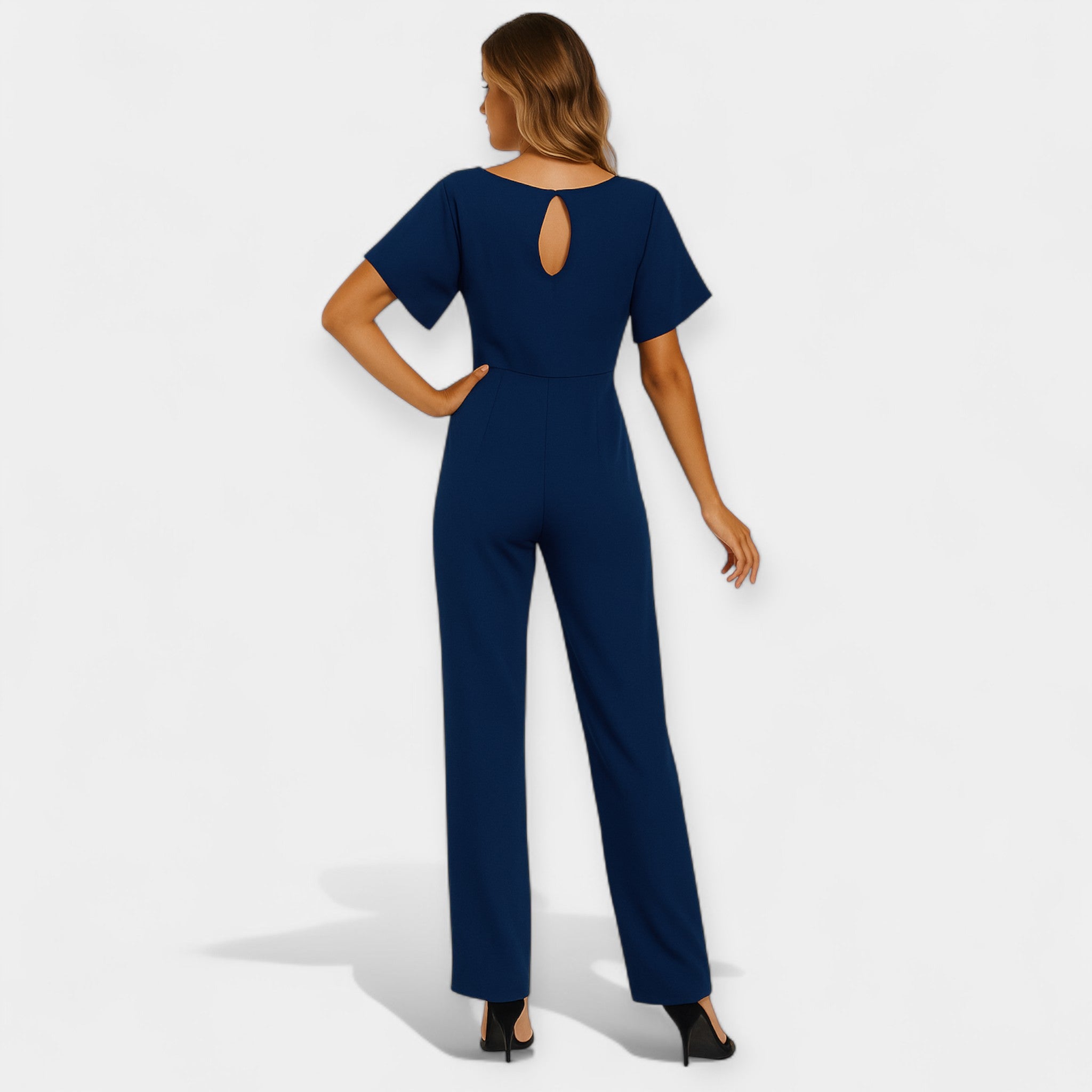 Set with a support belt