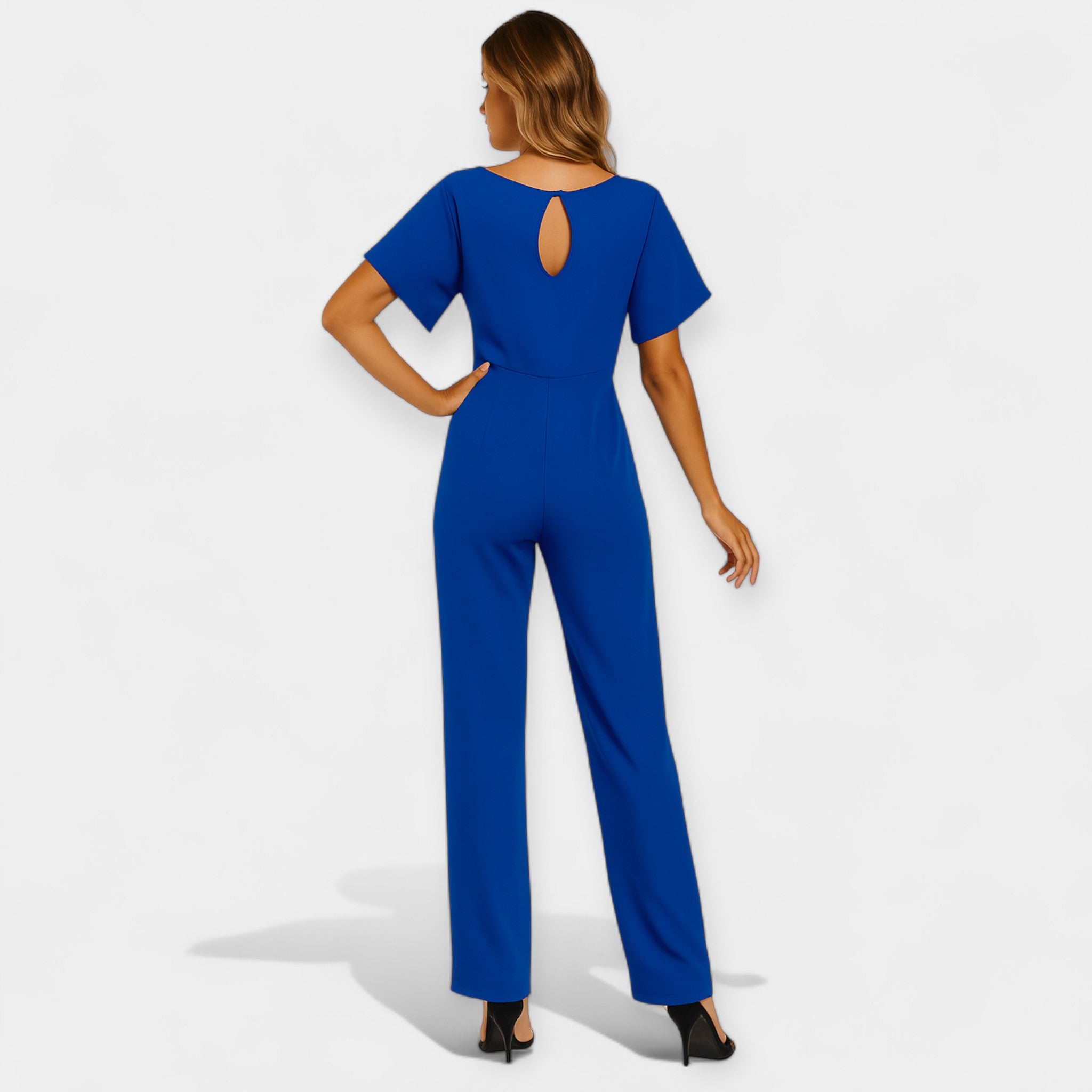 Set with a support belt