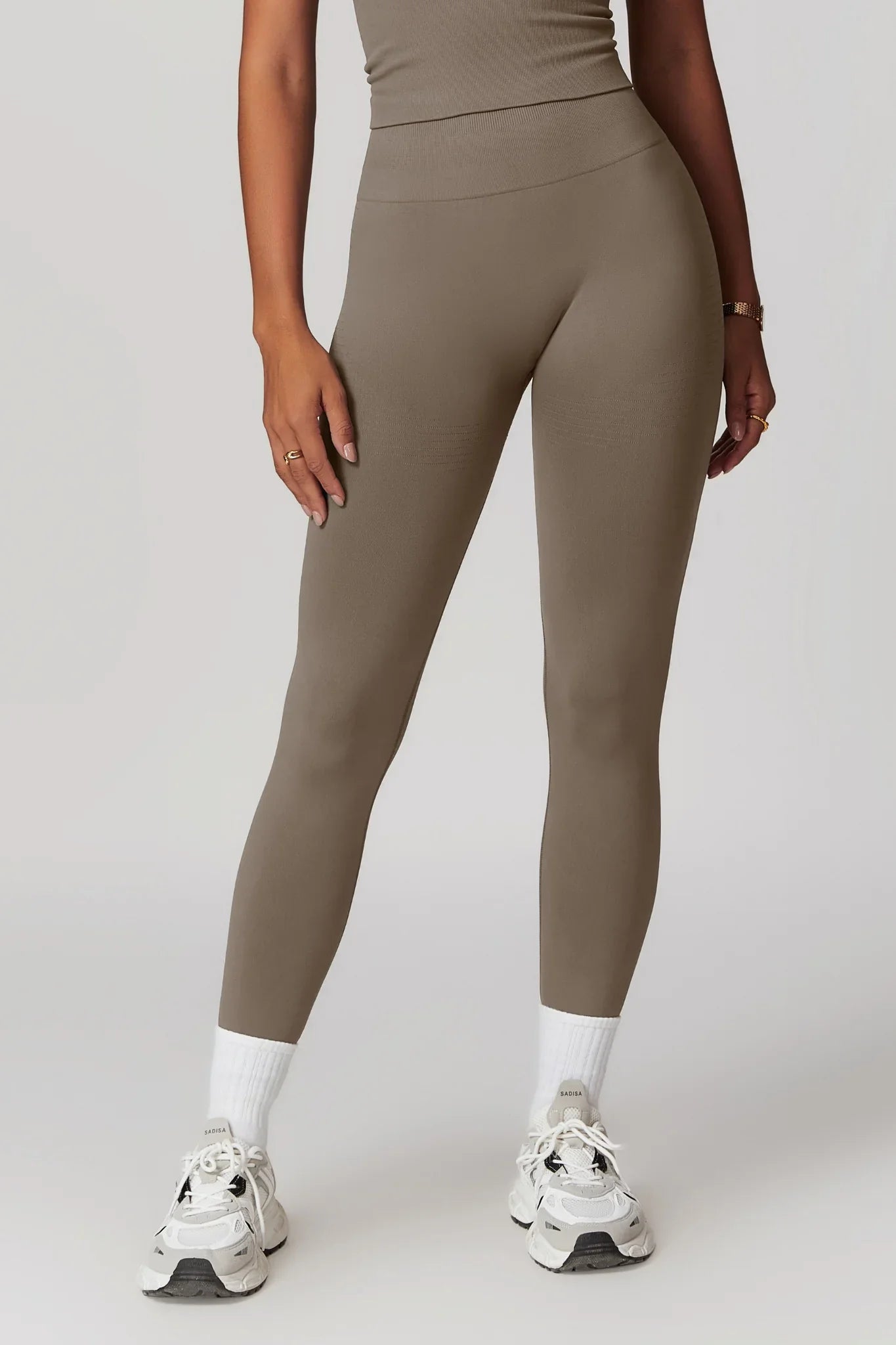 Chloe – Magas Derekú Leggings (Homok)