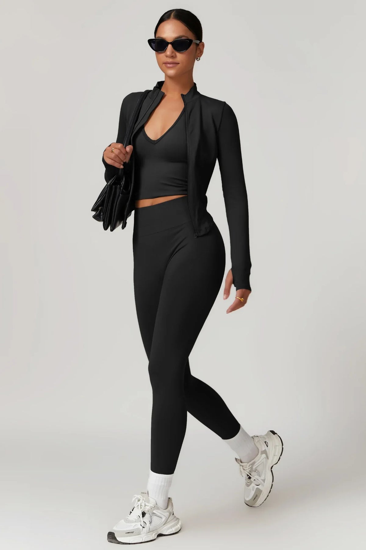 Chloe – Cipzáras Sportdzseki (Fekete)