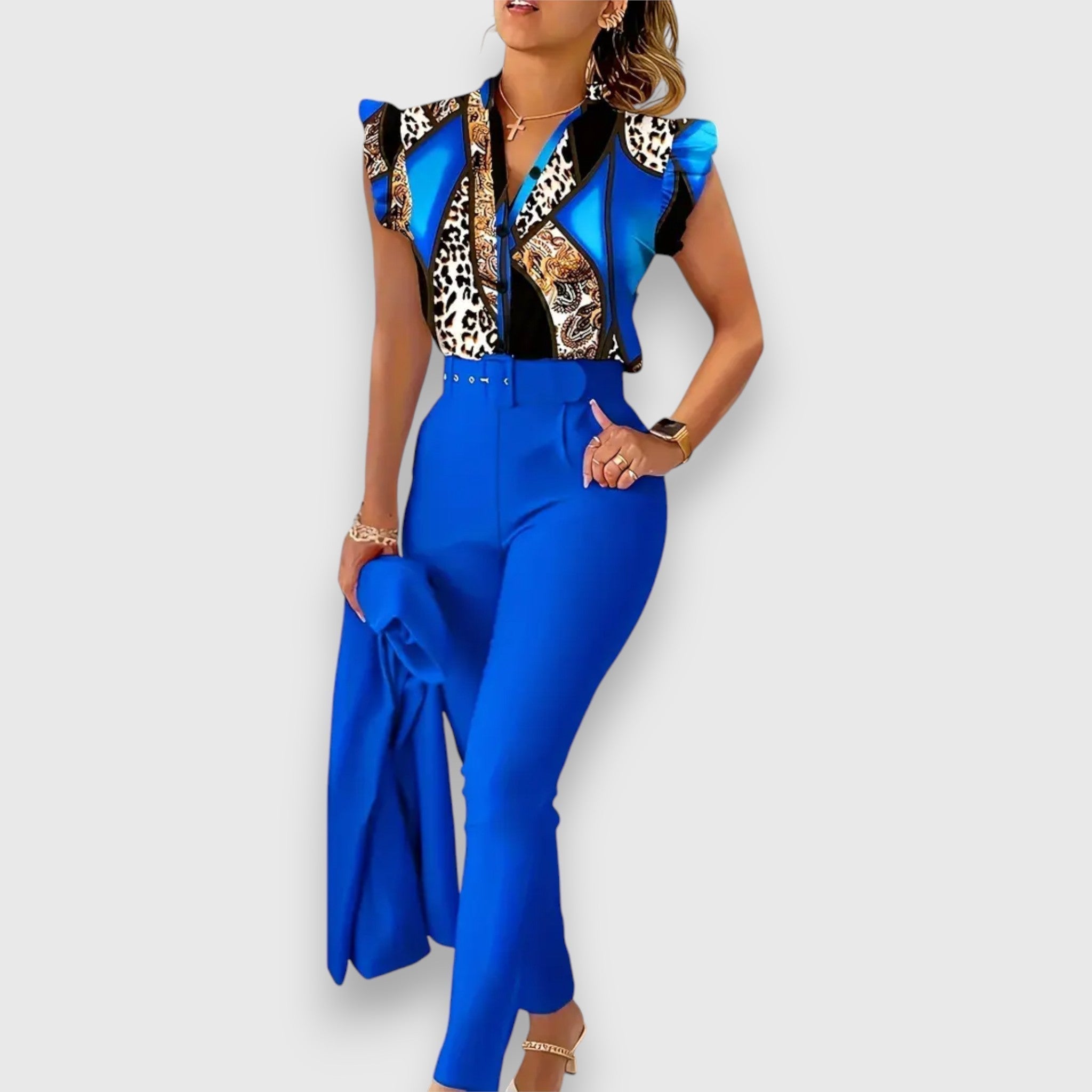 Two-piece set with a modern leopard print