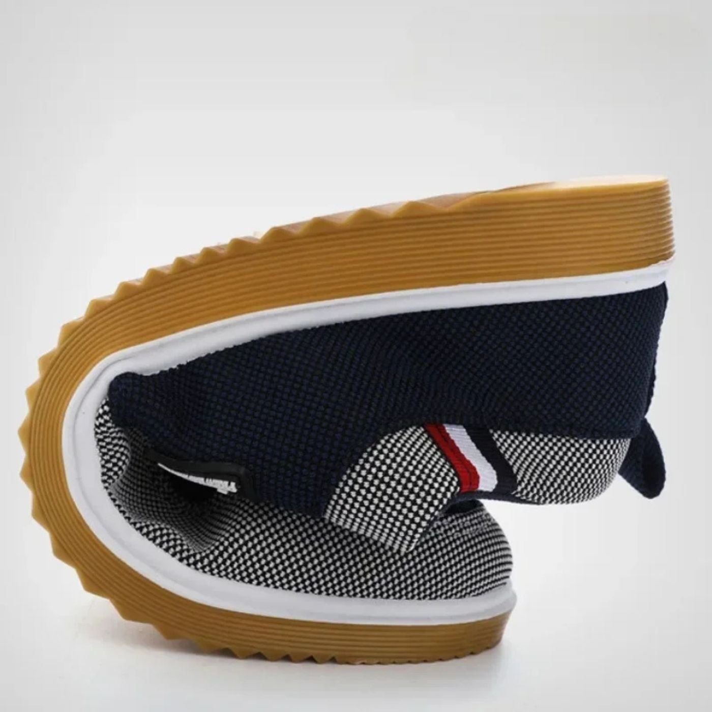 Levente | ORTHOPEDIC CANVAS SHOES