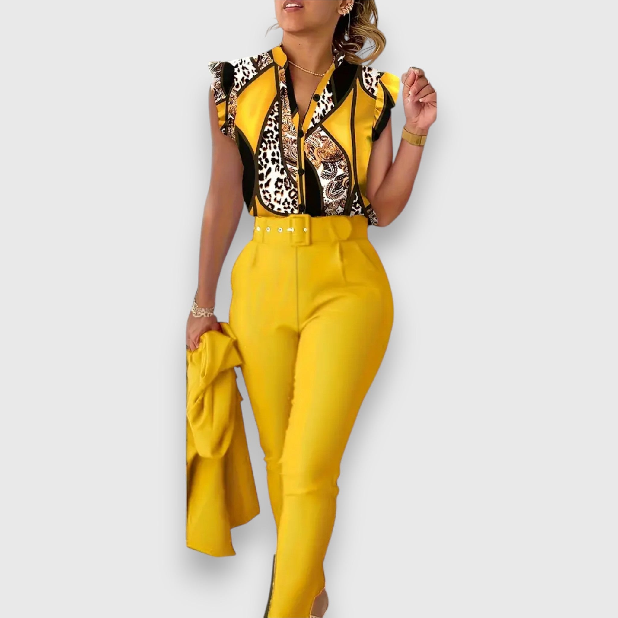 Two-piece set with a modern leopard print