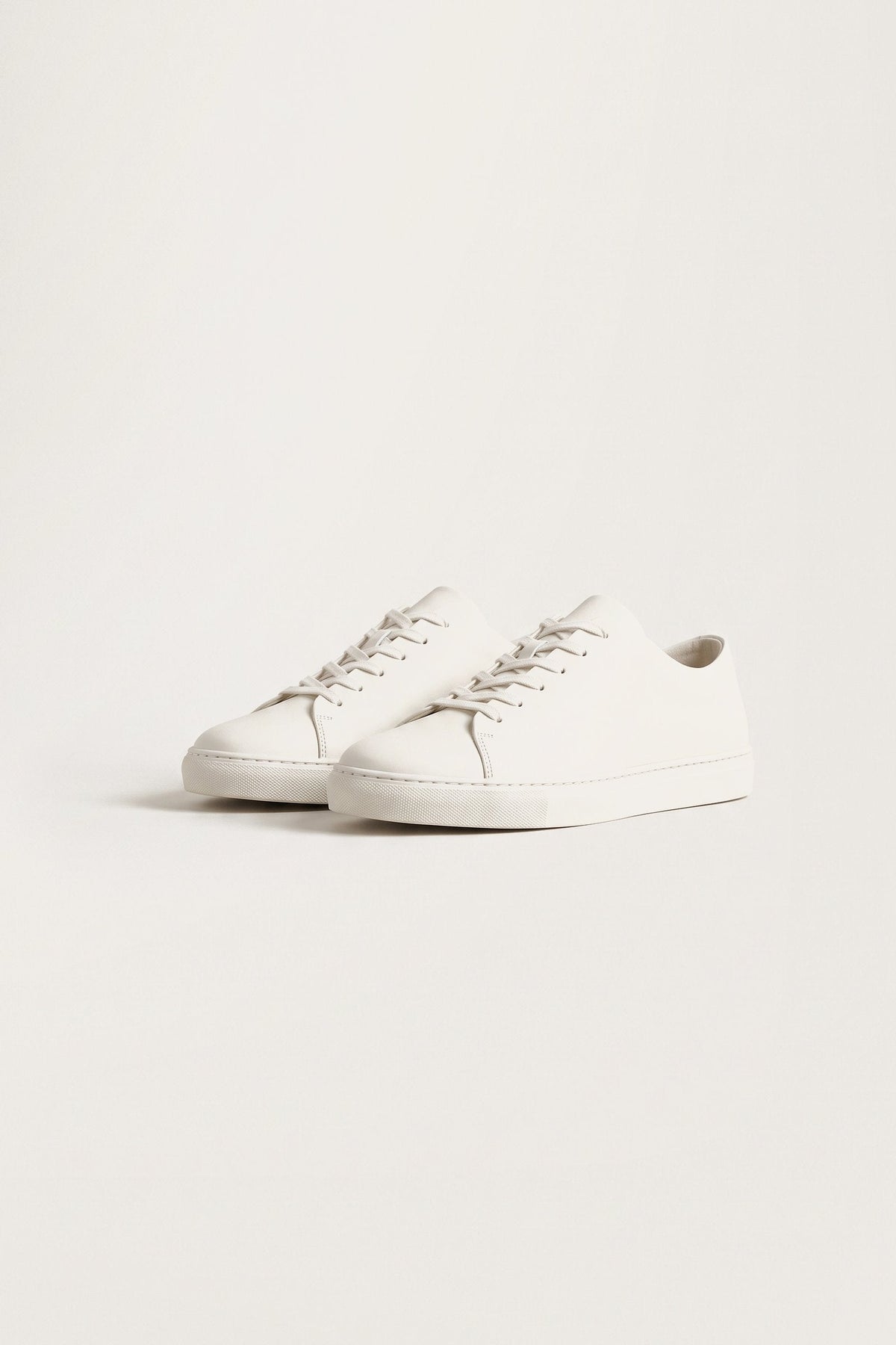 Pelle Alacsony Szárú Fűzős Sneaker